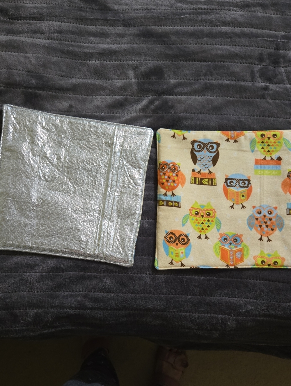 Pair Of Hanscrafted Cloth Trivet With Owl Print Fabric - Picture 2 of 2
